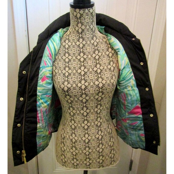 Lilly Pulitzer Isabelle Down Puffer Vest Womens Black Jacket Tropical Lining XS - Picture 10 of 14